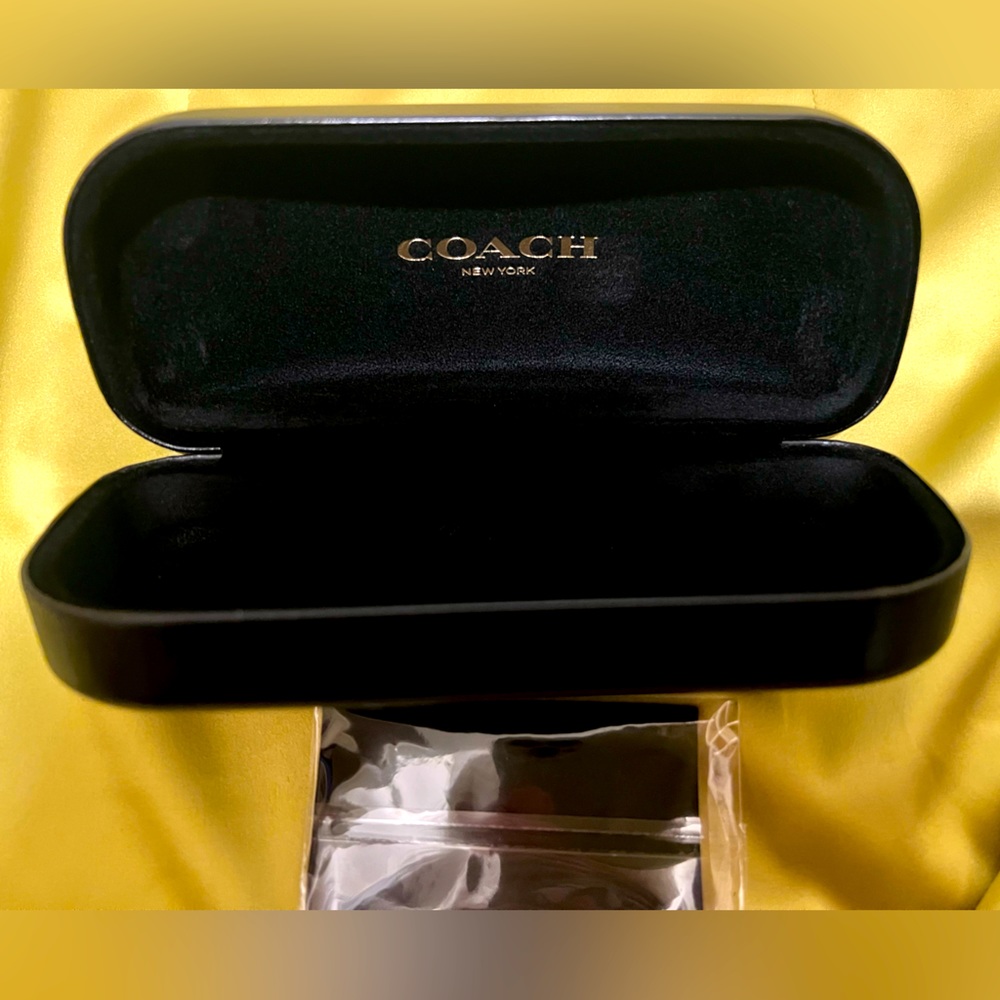 Beautiful summer Coach bag / used - Picture 8 of 9